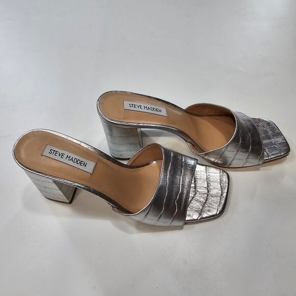 Steve Madden Alaya Sandal in Silver Croco - Picture 2 of 9